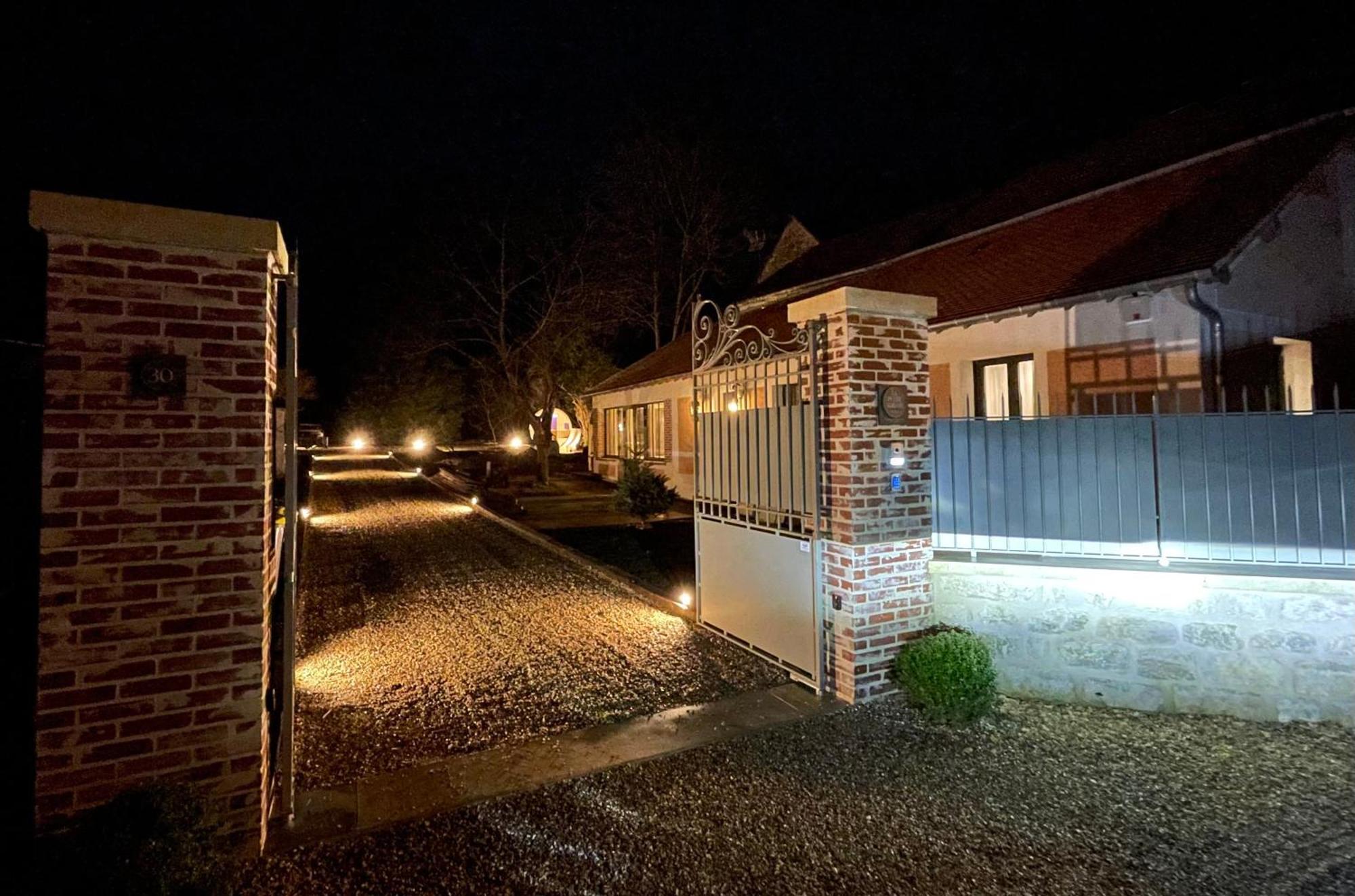 La Petite Maison De Giverny - Gite De Charme 5 Etoiles Au Coeur Du Village - 3 Chambres Экстерьер фото